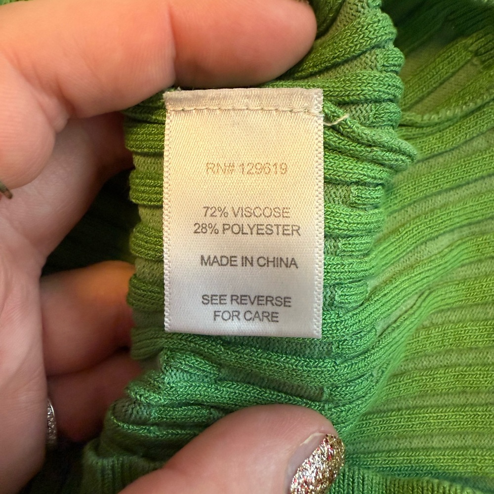 Chic Green Ribbed Tank Top - Picture 5 of 6